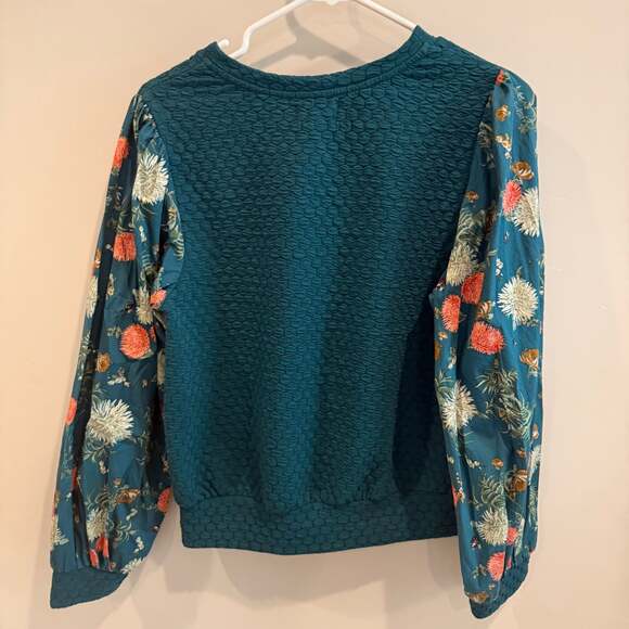 💋Anthropologie Teal top with floral sleeves 172 - Picture 3 of 4